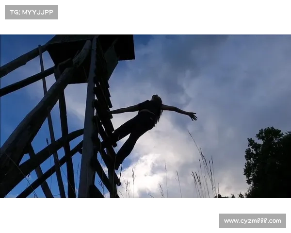 天台之上：探索隐秘空间中的爱情奥秘与深度维度