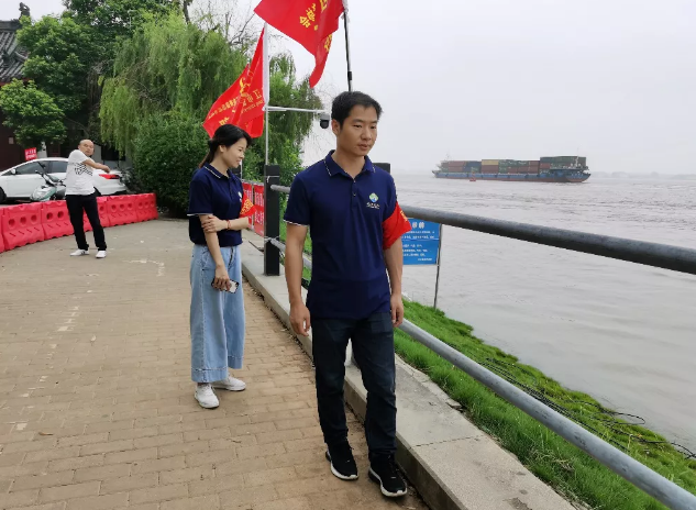 严抓防汛不忘守护遵义游览城市形象 &mdash;&mdash;遵义环球360官网集团防汛花絮