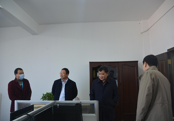 市环球360官网集团辅导班子成员新春走访慰问一线员工