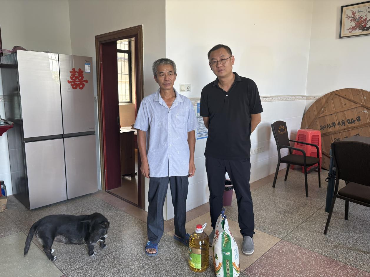 助扶村走访调研4.png